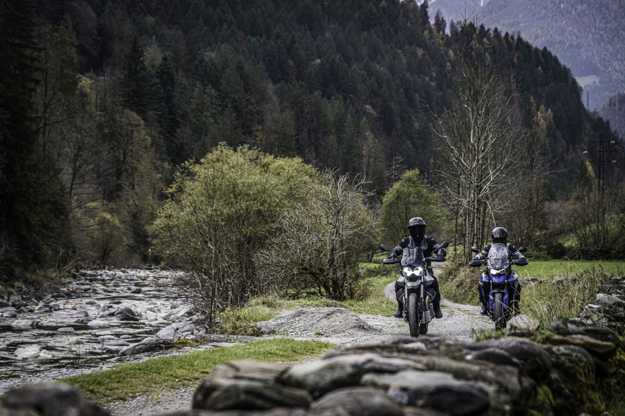 Moto Guzzi V85 TT VS Triumph Tiger 850 Sport: viaggia, guida, SOGNA